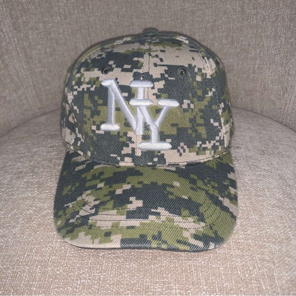NY Logo Camo Baseball Cap - Green Digital Camo one size‎ cap